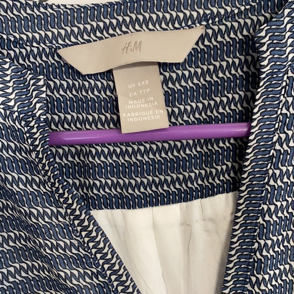 H&M dress size XXS fits like a 2 - Picture 2 of 3